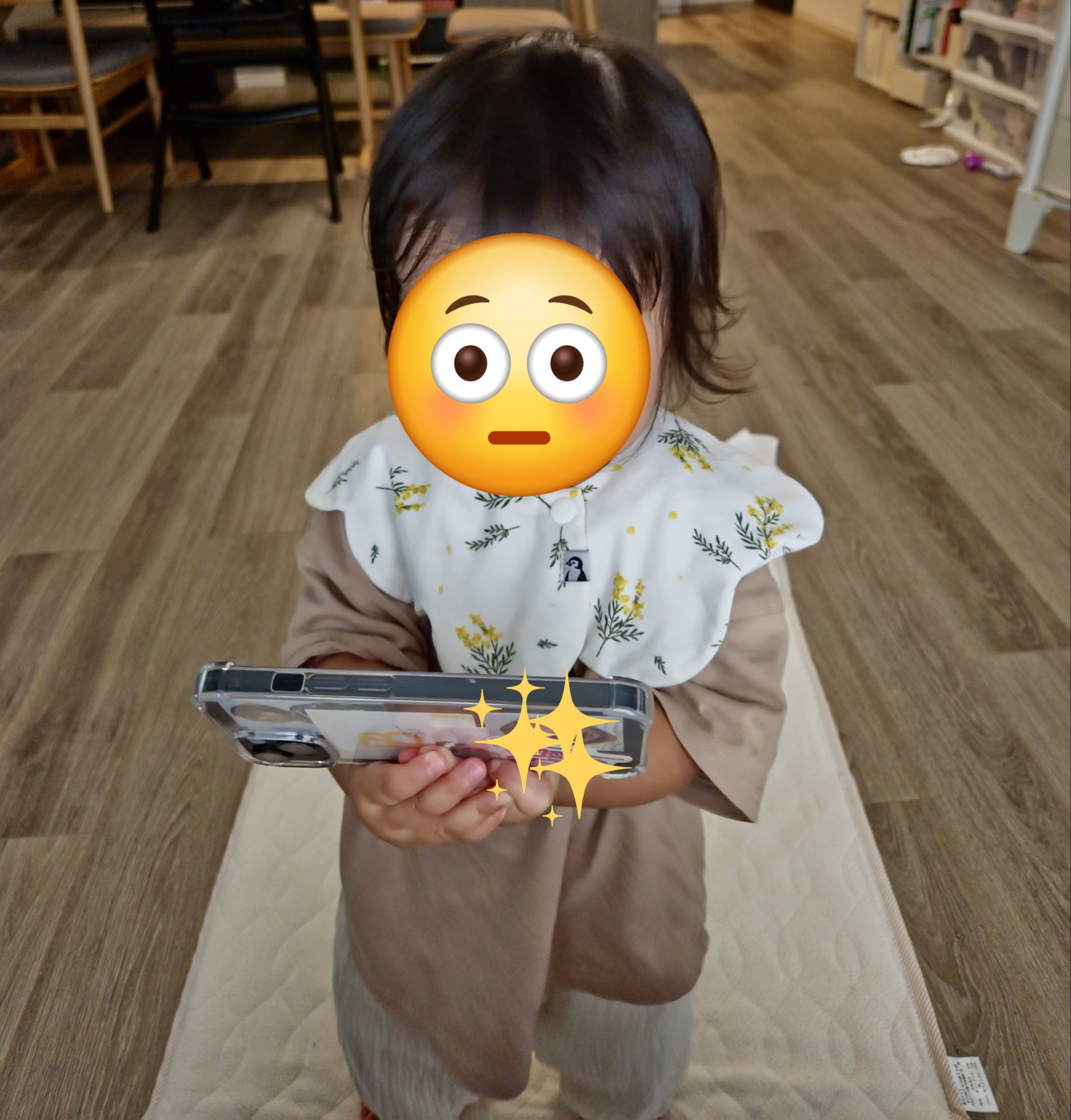 YouTubeを見る子供